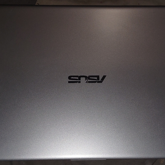 ASUS Vivobook 17.3